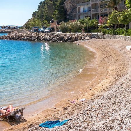 Apartments And Rooms By The Sea Brela, Makarska - 13118 Kültér fotó