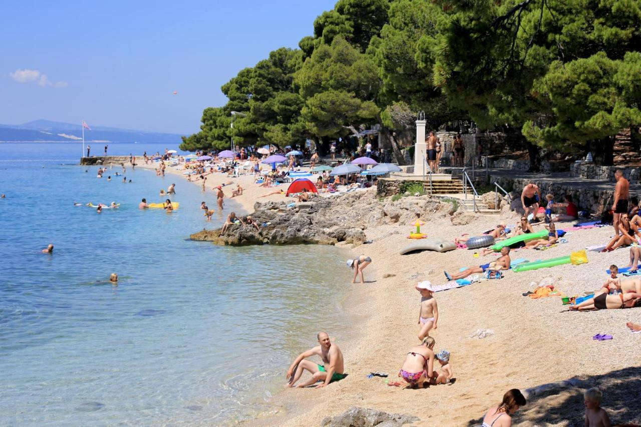 Apartments And Rooms By The Sea Brela, Makarska - 13118 Kültér fotó