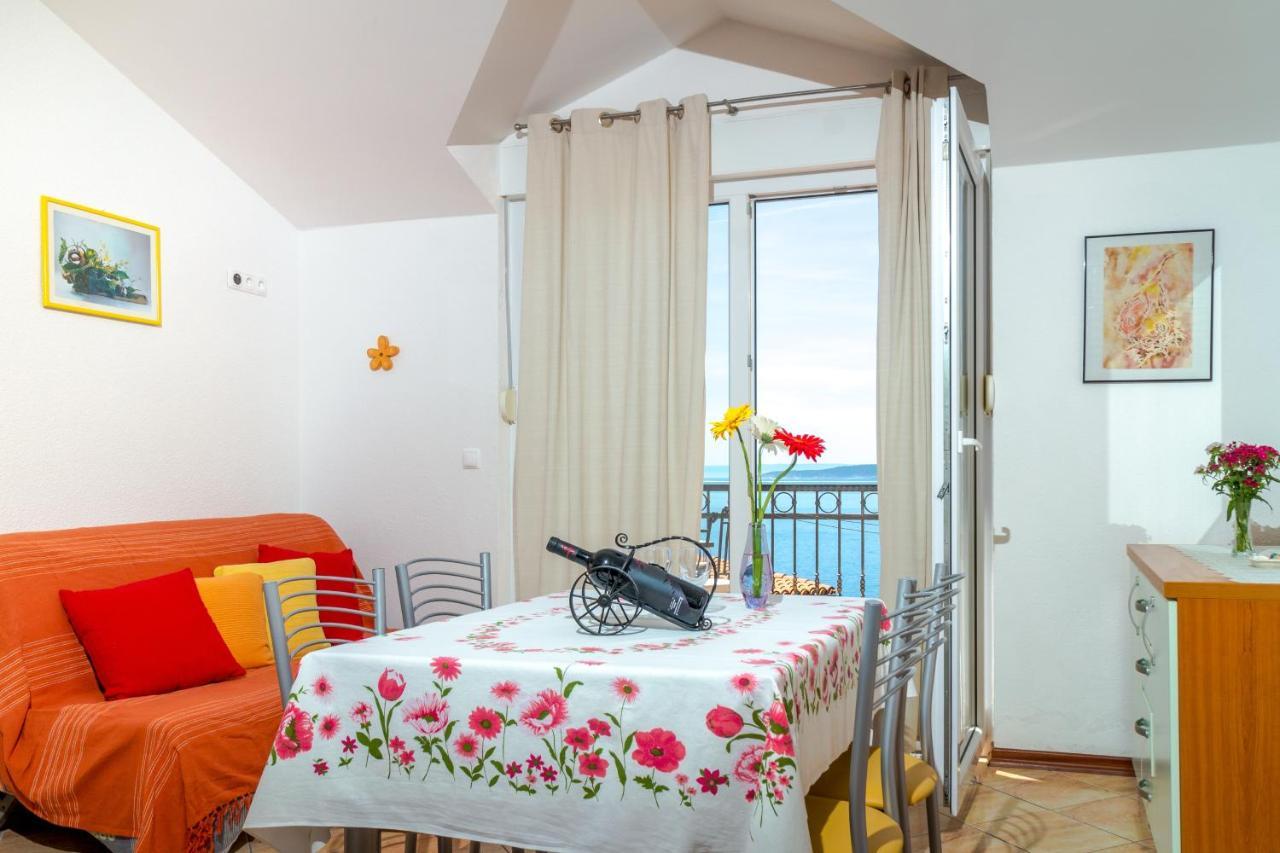 Apartments And Rooms By The Sea Brela, Makarska - 13118 Kültér fotó