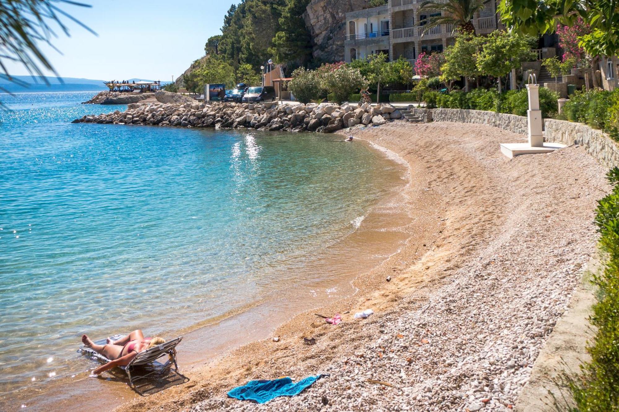 Apartments And Rooms By The Sea Brela, Makarska - 13118 Kültér fotó