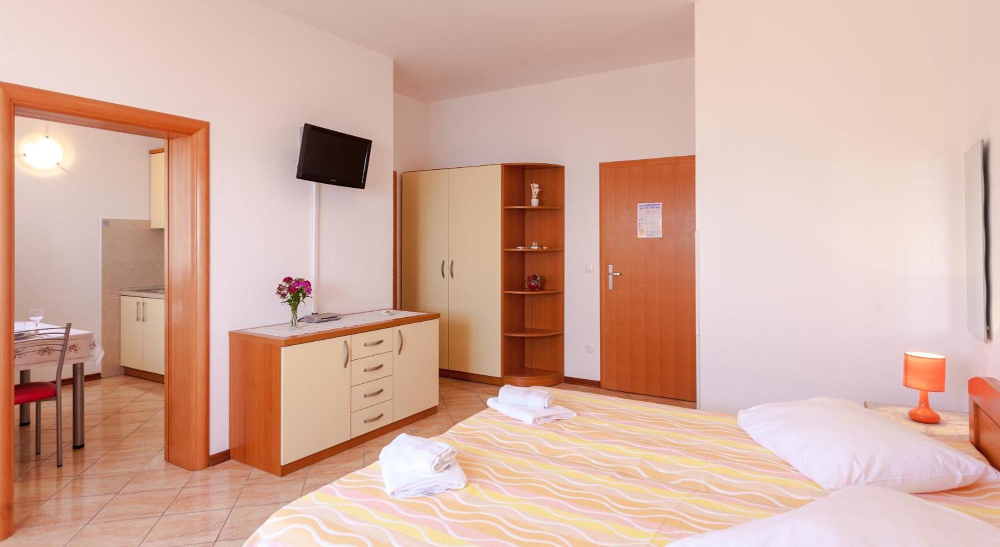 Apartments And Rooms By The Sea Brela, Makarska - 13118 Szoba fotó